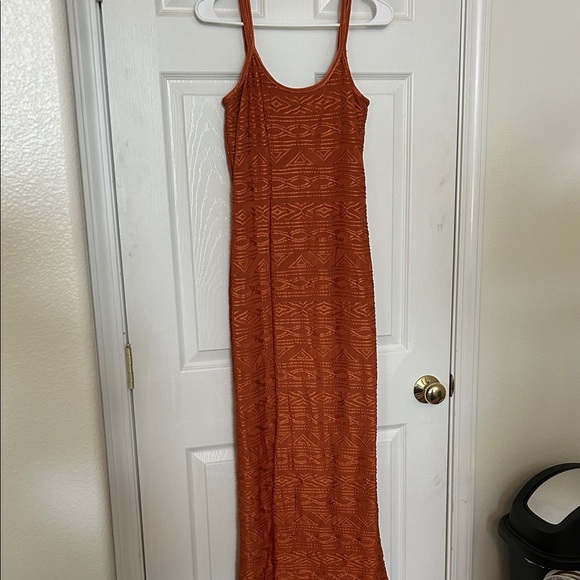 Newport News Dresses & Skirts - Newport News Terracotta Maxi Dress